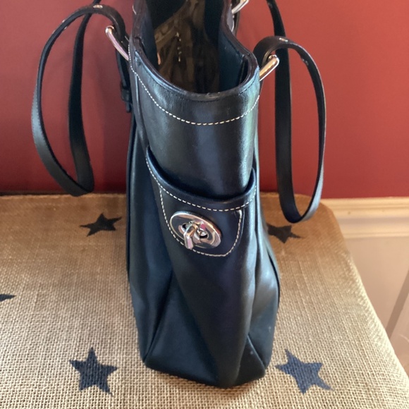 Coach Shoulder Bag - Picture 3 of 4